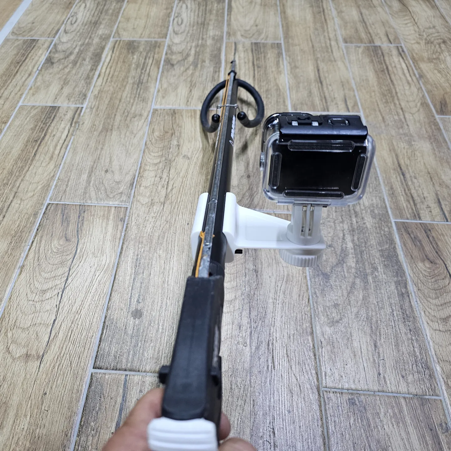 Fusil de pêche sous-marine - Support GoPro - Prix : 27,99 € -