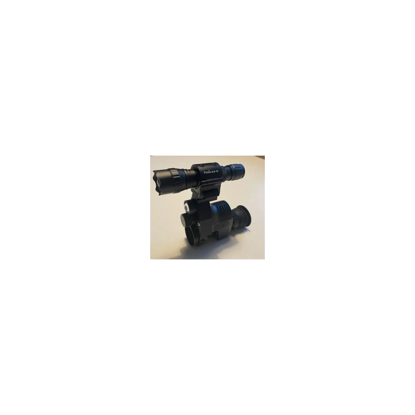 Soporte para linterna Picatinny para Pard NV007 - Price: €28 - PARD