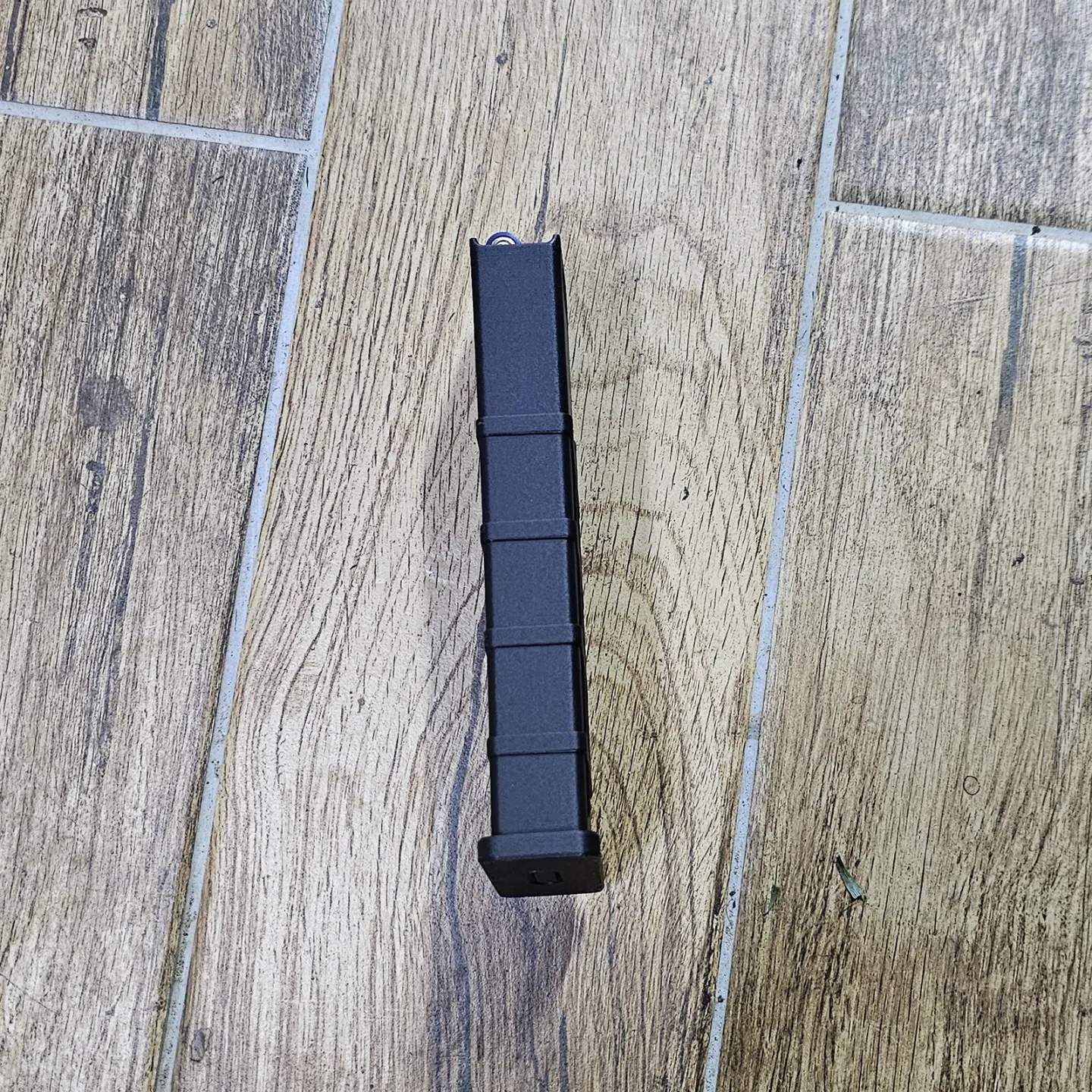 AR-15 Magasin AA & AAA Batterilåda - Pris: 25 € -