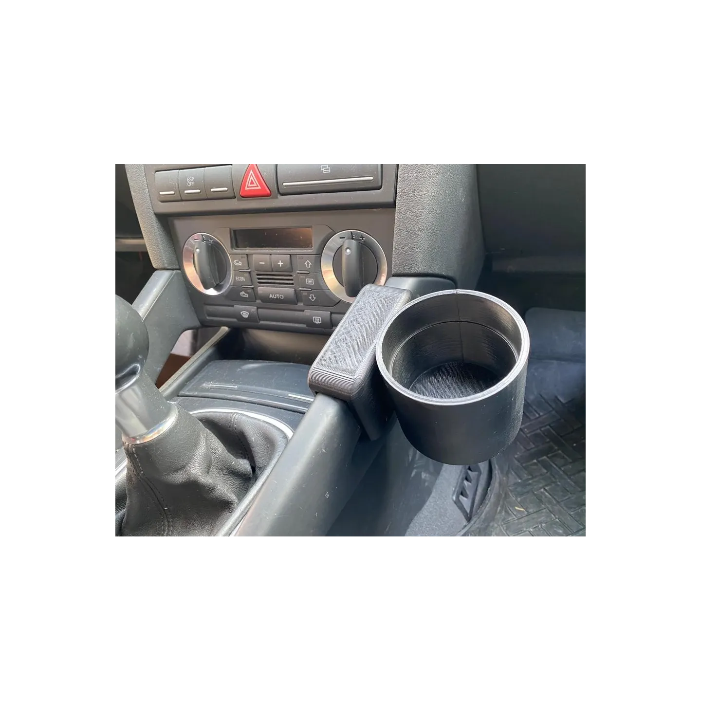 Uchwyt na kubek Audi A3 – OEM+ do konsoli - Price: €25 - 