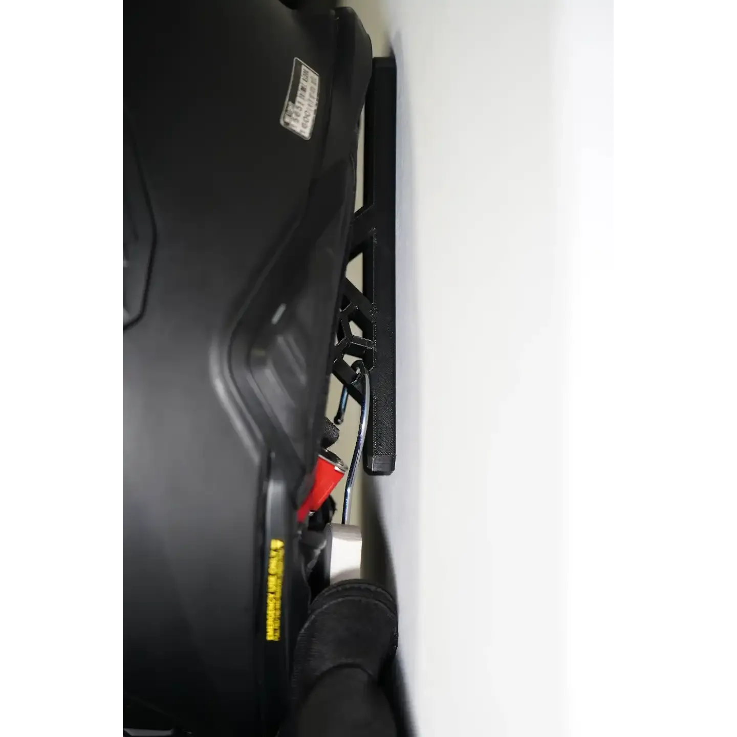 🏍️ Motorcycle Helmet Holder