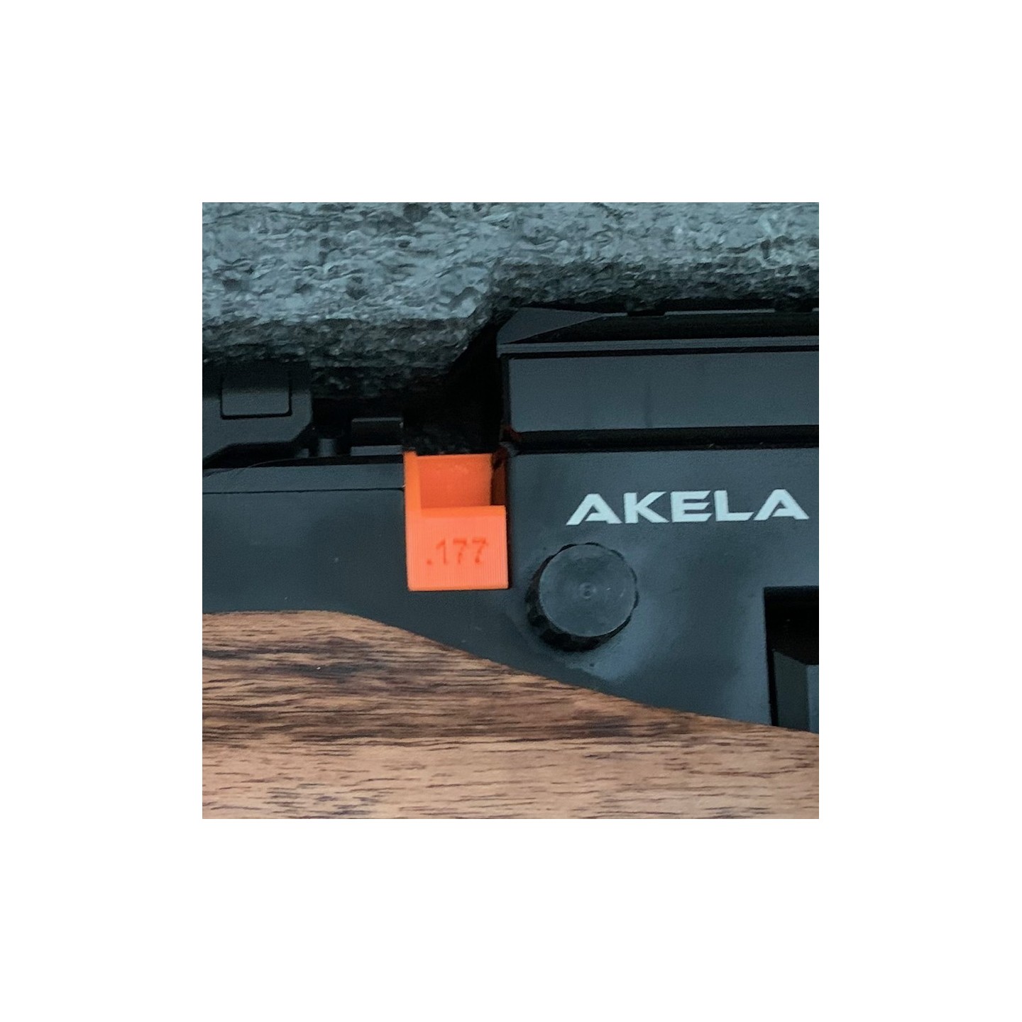 Benjamin Akela .177 - .22 Rifle Single Shot Loader - Price: €18 - Benjamin